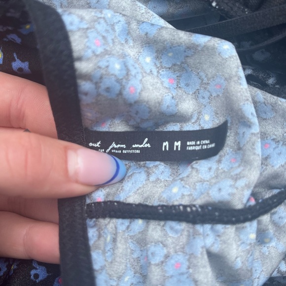 Urban Outfitters Going Out Top - Picture 3 of 3